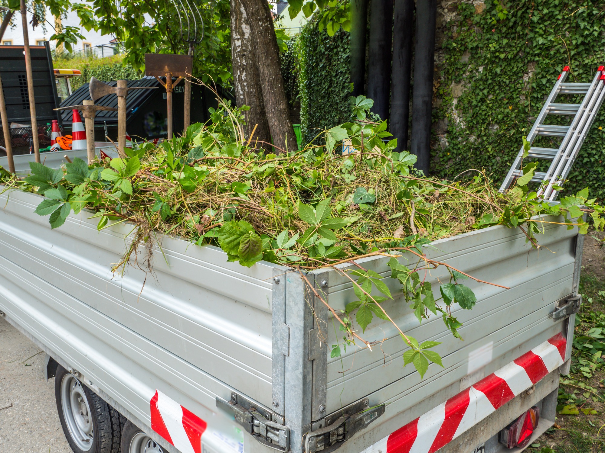 Trailer with garden waste