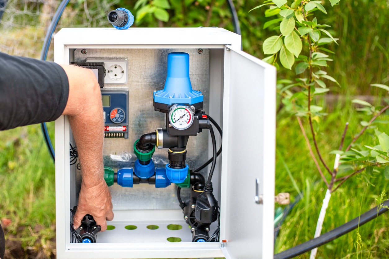 Fixing an irrigation panel